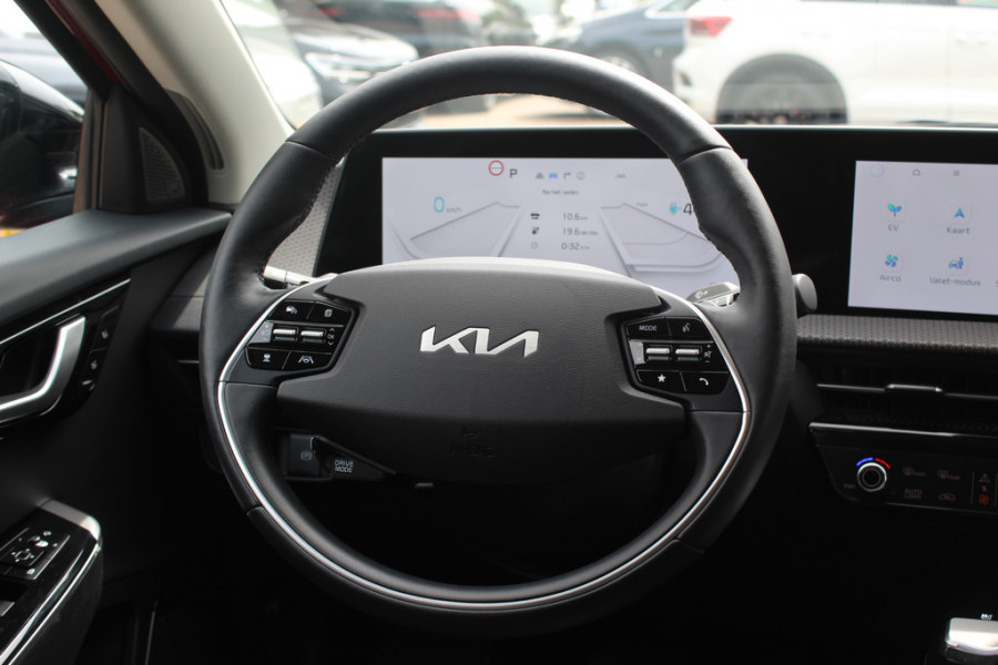 Kia Ev6 Plus Advanced AWD 77.4 kWh / Panoramadak / Camera / Keyless / ACC / Leder / Navigatie / 20'' / Stoelventilatie / V2L / Meridian / Dodehoek / DAB / Warmtepomp / Premium audio