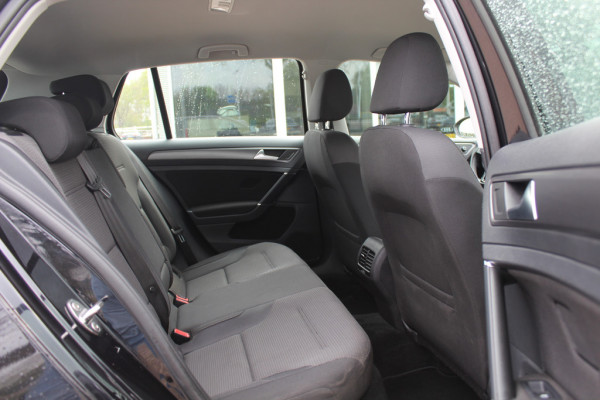 Volkswagen e-Golf e-Golf / SOH 93% / NL Auto! / CarPlay / Parkeerhulp V+A / 16'' / LED / DAB / ACC