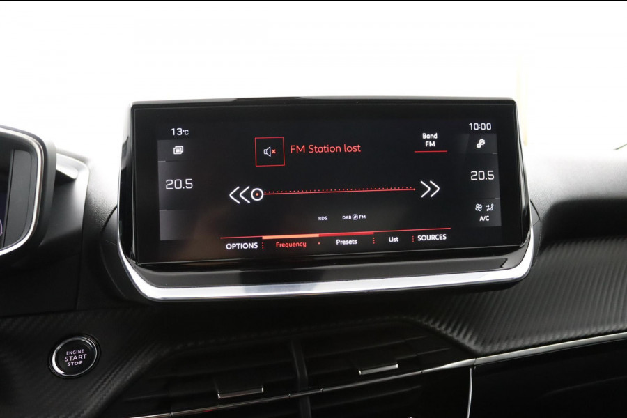 Peugeot 2008 1.2 Allure*CARPLAY*ACC*LANE-ASS*NAVI*CAM*ECC*HAAK*