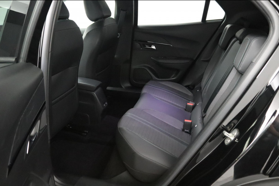 Peugeot 2008 1.2 Allure*CARPLAY*ACC*LANE-ASS*NAVI*CAM*ECC*HAAK*