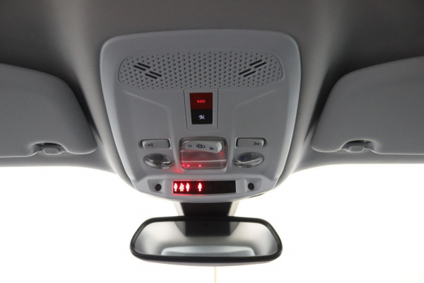 Peugeot 2008 1.2 Allure*CARPLAY*ACC*LANE-ASS*NAVI*CAM*ECC*HAAK*