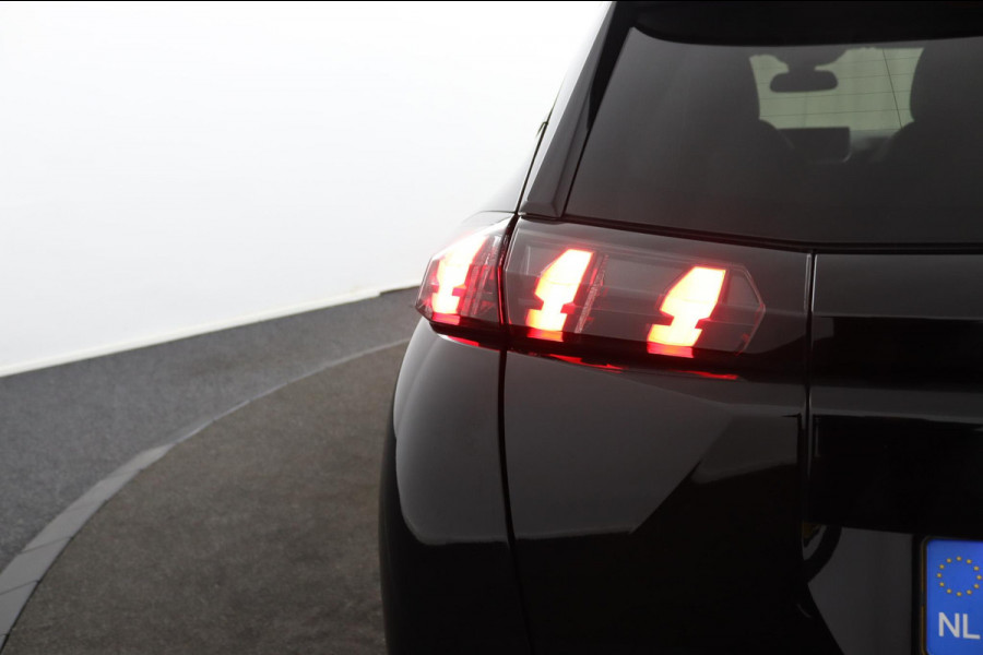 Peugeot 2008 1.2 Allure*CARPLAY*ACC*LANE-ASS*NAVI*CAM*ECC*HAAK*