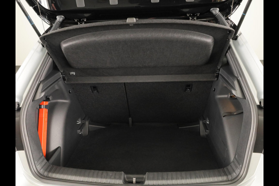 Škoda Fabia 1.0 TSI Monte Carlo 115 pk Automaat (DSG) | Verlengde garantie | Navigatie via App | Parkeersensoren | Achteruitrijcamera | Adaptieve cruise control | Stoelverwarming |