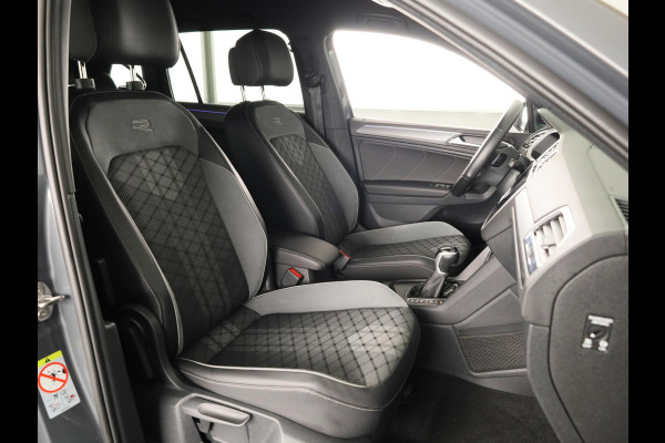 Volkswagen Tiguan 1.4 TSI eHybrid R-Line Business 245PK PHEV | Navigatie | Trekhaak | Parkeercamera | Adaptief onderstel | Black Style |