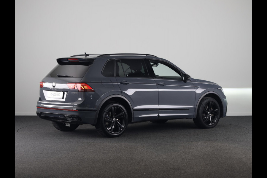 Volkswagen Tiguan 1.4 TSI eHybrid R-Line Business 245PK PHEV | Navigatie | Trekhaak | Parkeercamera | Adaptief onderstel | Black Style |