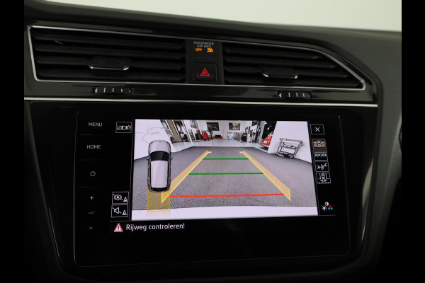 Volkswagen Tiguan 1.4 TSI eHybrid R-Line Business 245PK PHEV | Navigatie | Trekhaak | Parkeercamera | Adaptief onderstel | Black Style |