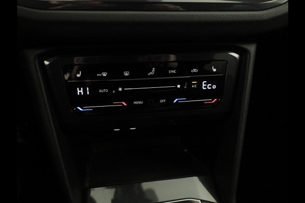 Volkswagen Tiguan 1.4 TSI eHybrid R-Line Business 245PK PHEV | Navigatie | Trekhaak | Parkeercamera | Adaptief onderstel | Black Style |