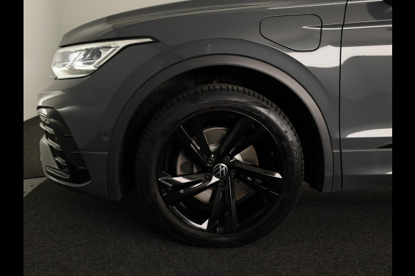 Volkswagen Tiguan 1.4 TSI eHybrid R-Line Business 245PK PHEV | Navigatie | Trekhaak | Parkeercamera | Adaptief onderstel | Black Style |