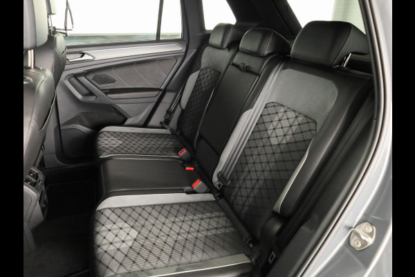 Volkswagen Tiguan 1.4 TSI eHybrid R-Line Business 245PK PHEV | Navigatie | Trekhaak | Parkeercamera | Adaptief onderstel | Black Style |