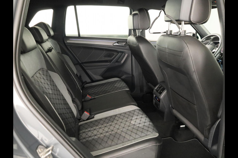 Volkswagen Tiguan 1.4 TSI eHybrid R-Line Business 245PK PHEV | Navigatie | Trekhaak | Parkeercamera | Adaptief onderstel | Black Style |