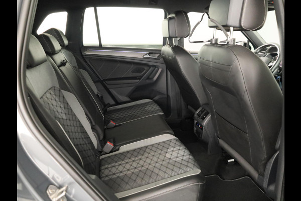 Volkswagen Tiguan 1.4 TSI eHybrid R-Line Business 245PK PHEV | Navigatie | Trekhaak | Parkeercamera | Adaptief onderstel | Black Style |