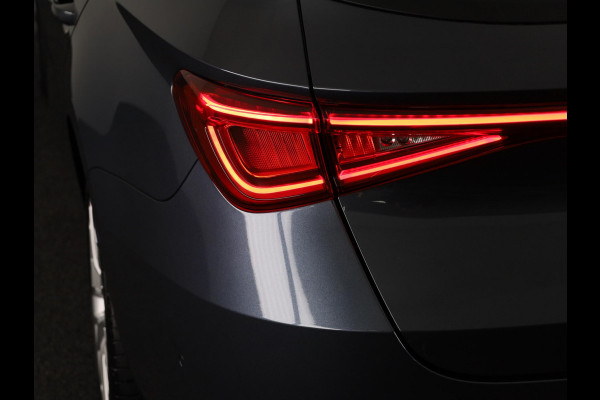 Seat Leon Sportstourer 1.5 TSI e-Hybrid Style Business Intense 204 pk Automaat | Verlengde garantie | Navigatie | Parkeersensoren (Park assist) | Achteruitrijcamera | Adaptieve cruise control |