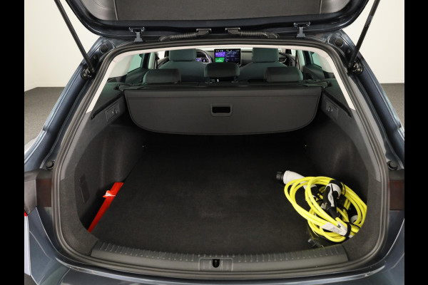 Seat Leon Sportstourer 1.5 TSI e-Hybrid Style Business Intense 204 pk Automaat | Verlengde garantie | Navigatie | Parkeersensoren (Park assist) | Achteruitrijcamera | Adaptieve cruise control |