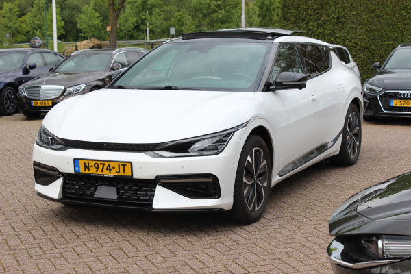 Kia Ev6 GT-Line 77.4 kWh / Full option! / SoH 96% / Trekhaak / Panoramadak / 360Camera / Head-up / Keyless / 19'' / Half leder / Matrix LED / DAB / ACC / Stoelverwarming V+A / Warmtepomp