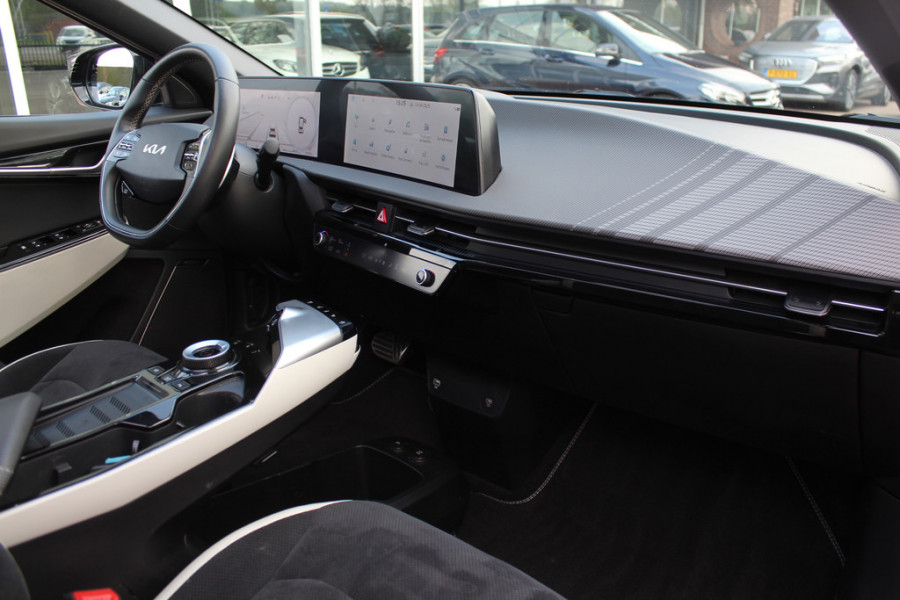 Kia Ev6 GT-Line 77.4 kWh / Full option! / SoH 96% / Trekhaak / Panoramadak / 360Camera / Head-up / Keyless / 19'' / Half leder / Matrix LED / DAB / ACC / Stoelverwarming V+A / Warmtepomp
