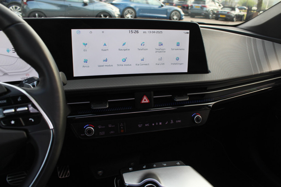 Kia Ev6 GT-Line 77.4 kWh / Full option! / SoH 96% / Trekhaak / Panoramadak / 360Camera / Head-up / Keyless / 19'' / Half leder / Matrix LED / DAB / ACC / Stoelverwarming V+A / Warmtepomp