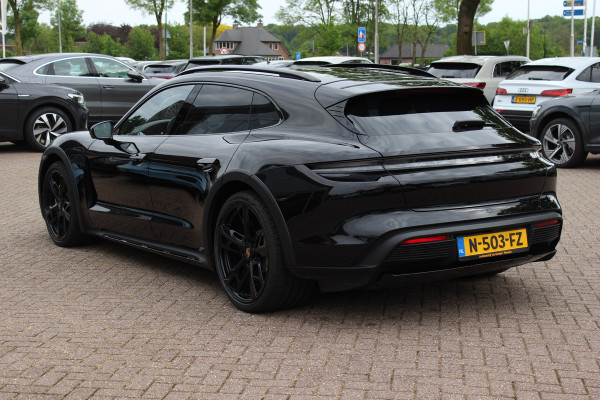 Porsche Taycan Cross Turismo 4 93 kWh / Vol opties! / SoH 90,3% / Panoramadak / 360Camera / Head-up / Achterasbesturing / Luchtvering / Sportdesign&Chrono / Adaptieve Stoelen / 21'' / Bose / Keyless / Stoelverwarming 4x / Stuurve