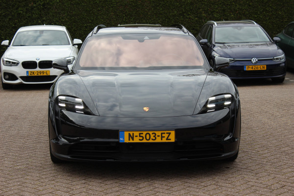 Porsche Taycan Cross Turismo 4 93 kWh / Vol opties! / SoH 90,3% / Panoramadak / 360Camera / Head-up / Achterasbesturing / Luchtvering / Sportdesign&Chrono / Adaptieve Stoelen / 21'' / Bose / Keyless / Stoelverwarming 4x / Stuurve