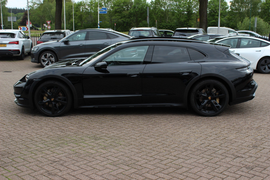Porsche Taycan Cross Turismo 4 93 kWh / Vol opties! / SoH 90,3% / Panoramadak / 360Camera / Head-up / Achterasbesturing / Luchtvering / Sportdesign&Chrono / Adaptieve Stoelen / 21'' / Bose / Keyless / Stoelverwarming 4x / Stuurve
