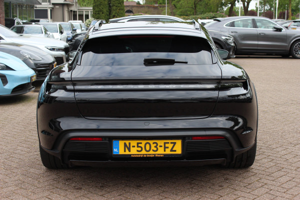 Porsche Taycan Cross Turismo 4 93 kWh / Vol opties! / SoH 90,3% / Panoramadak / 360Camera / Head-up / Achterasbesturing / Luchtvering / Sportdesign&Chrono / Adaptieve Stoelen / 21'' / Bose / Keyless / Stoelverwarming 4x / Stuurve