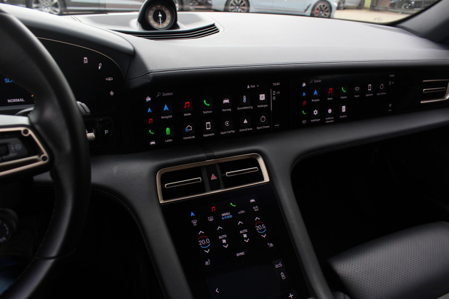 Porsche Taycan Cross Turismo 4 93 kWh / Vol opties! / SoH 90,3% / Panoramadak / 360Camera / Head-up / Achterasbesturing / Luchtvering / Sportdesign&Chrono / Adaptieve Stoelen / 21'' / Bose / Keyless / Stoelverwarming 4x / Stuurve