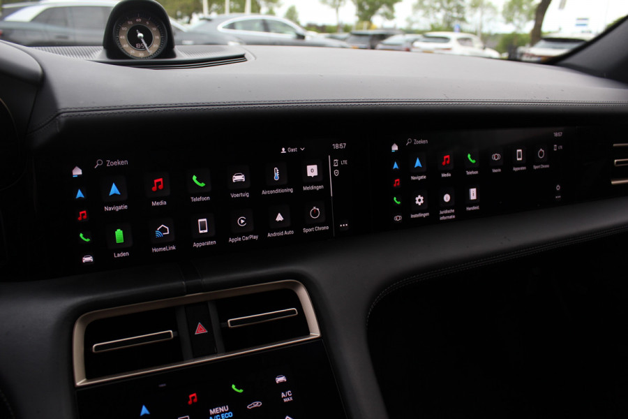 Porsche Taycan Cross Turismo 4 93 kWh / Vol opties! / SoH 90,3% / Panoramadak / 360Camera / Head-up / Achterasbesturing / Luchtvering / Sportdesign&Chrono / Adaptieve Stoelen / 21'' / Bose / Keyless / Stoelverwarming 4x / Stuurve