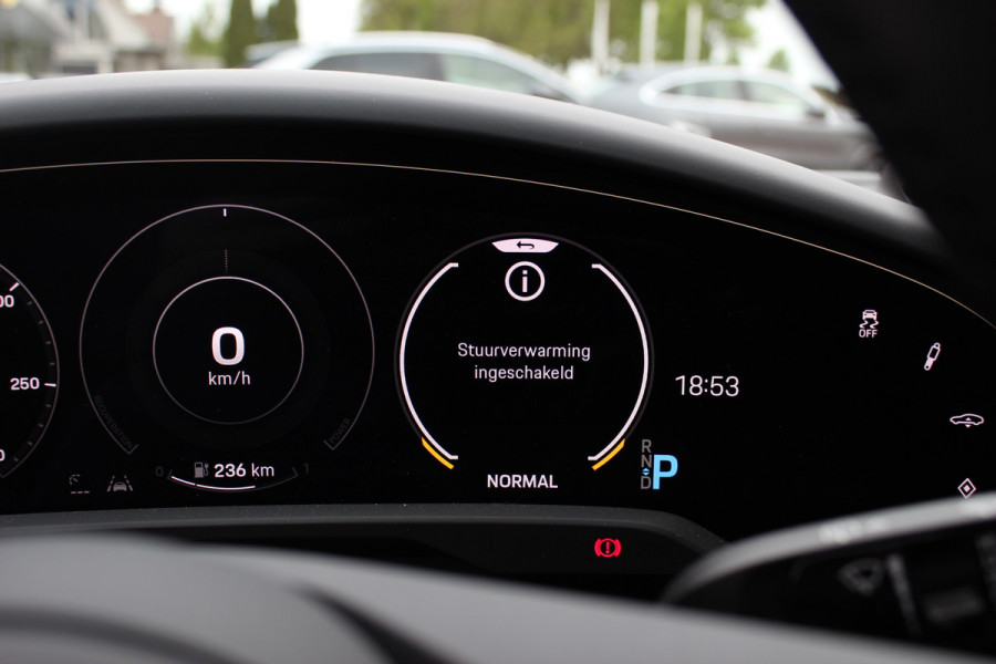 Porsche Taycan Cross Turismo 4 93 kWh / Vol opties! / SoH 90,3% / Panoramadak / 360Camera / Head-up / Achterasbesturing / Luchtvering / Sportdesign&Chrono / Adaptieve Stoelen / 21'' / Bose / Keyless / Stoelverwarming 4x / Stuurve