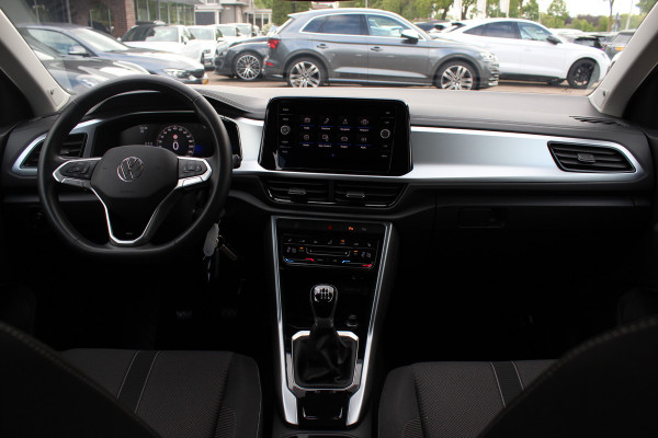 Volkswagen T-Roc 1.0 TSI Life Edition / Camera / CarPlay / Keyless / 17'' / Stoelverwarming / DAB / ACC / Climate Control