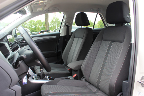 Volkswagen T-Roc 1.0 TSI Life Edition / Camera / CarPlay / Keyless / 17'' / Stoelverwarming / DAB / ACC / Climate Control