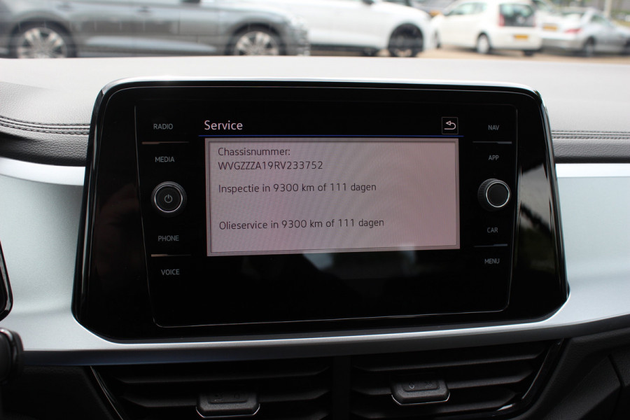 Volkswagen T-Roc 1.0 TSI Life Edition / Camera / CarPlay / Keyless / 17'' / Stoelverwarming / DAB / ACC / Climate Control
