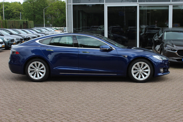 Tesla Model S 75D Base / Autopilot 2.5 / Panoramadak / Camera / Premium Audio / Luchtvering / Navigatie / 19'' / Stoelverwarming / Keyless