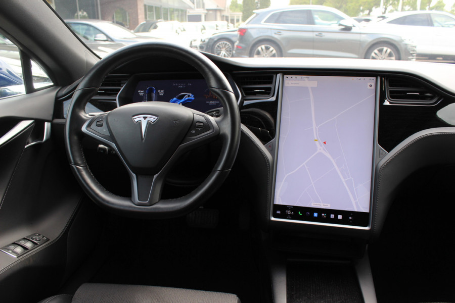Tesla Model S 75D Base / Autopilot 2.5 / Panoramadak / Camera / Premium Audio / Luchtvering / Navigatie / 19'' / Stoelverwarming / Keyless