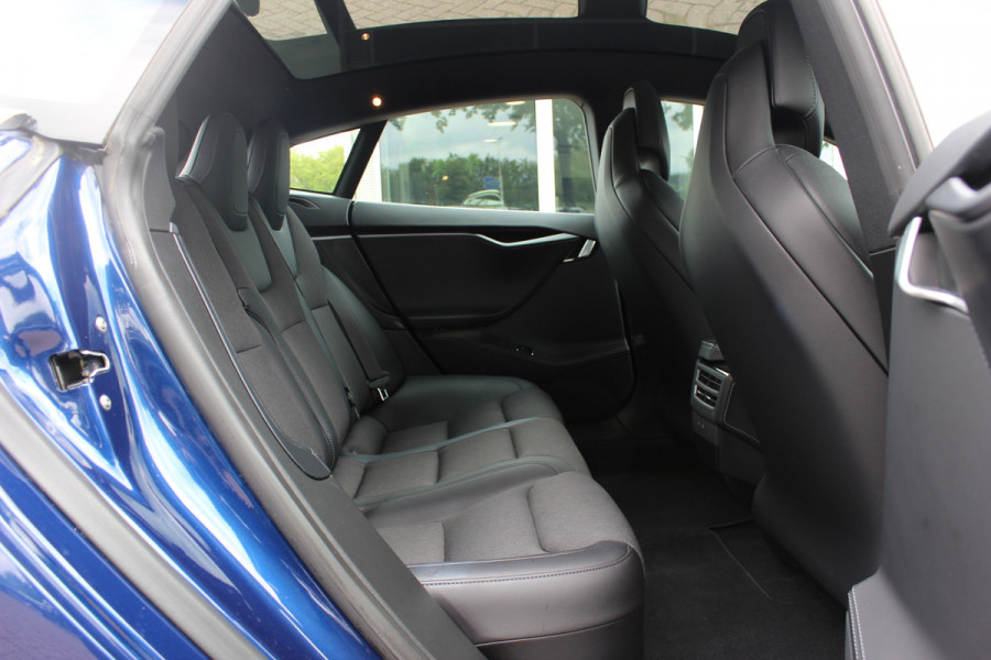 Tesla Model S 75D Base / Autopilot 2.5 / Panoramadak / Camera / Premium Audio / Luchtvering / Navigatie / 19'' / Stoelverwarming / Keyless