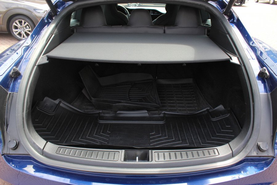 Tesla Model S 75D Base / Autopilot 2.5 / Panoramadak / Camera / Premium Audio / Luchtvering / Navigatie / 19'' / Stoelverwarming / Keyless