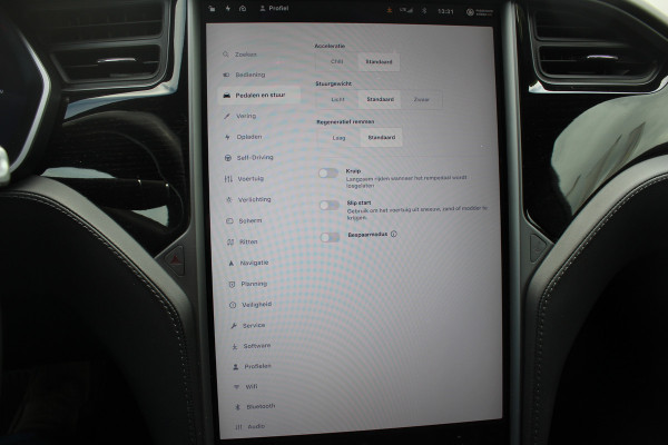 Tesla Model S 75D Base / Autopilot 2.5 / Panoramadak / Camera / Premium Audio / Luchtvering / Navigatie / 19'' / Stoelverwarming / Keyless