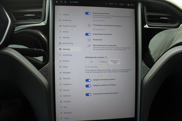 Tesla Model S 75D Base / Autopilot 2.5 / Panoramadak / Camera / Premium Audio / Luchtvering / Navigatie / 19'' / Stoelverwarming / Keyless