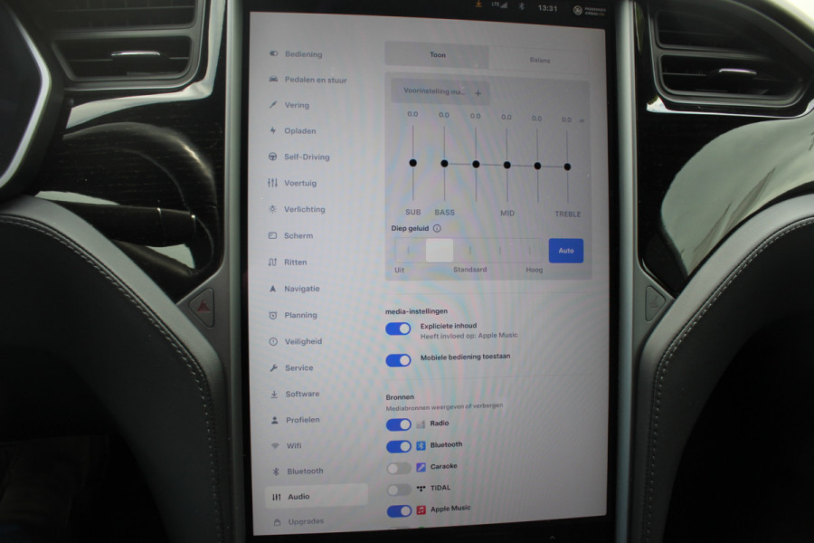 Tesla Model S 75D Base / Autopilot 2.5 / Panoramadak / Camera / Premium Audio / Luchtvering / Navigatie / 19'' / Stoelverwarming / Keyless