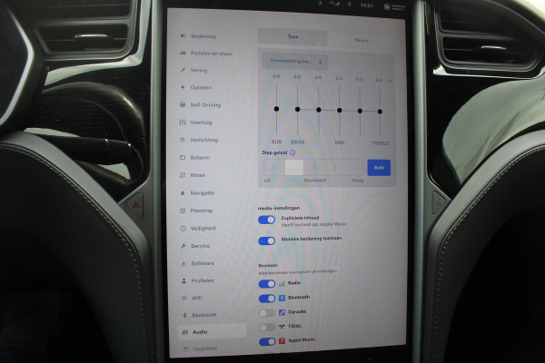 Tesla Model S 75D Base / Autopilot 2.5 / Panoramadak / Camera / Premium Audio / Luchtvering / Navigatie / 19'' / Stoelverwarming / Keyless