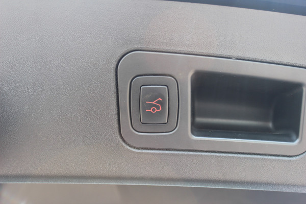 Tesla Model S 75D Base / Autopilot 2.5 / Panoramadak / Camera / Premium Audio / Luchtvering / Navigatie / 19'' / Stoelverwarming / Keyless