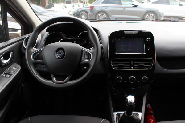 Renault Clio Estate 0.9 TCe Limited / Trekhaak / Navigatie / Parkeerhulp achter / 16'' / DAB / Cruise Control