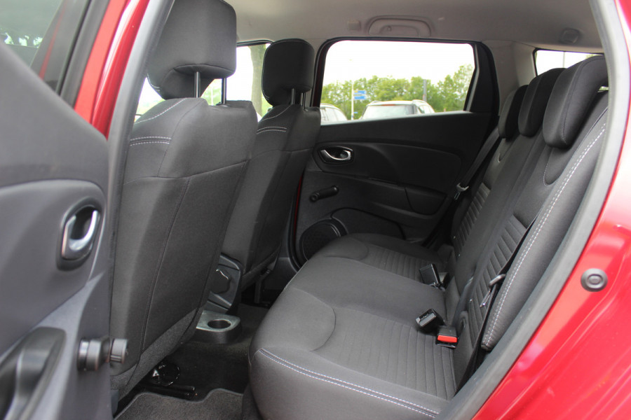 Renault Clio Estate 0.9 TCe Limited / Trekhaak / Navigatie / Parkeerhulp achter / 16'' / DAB / Cruise Control