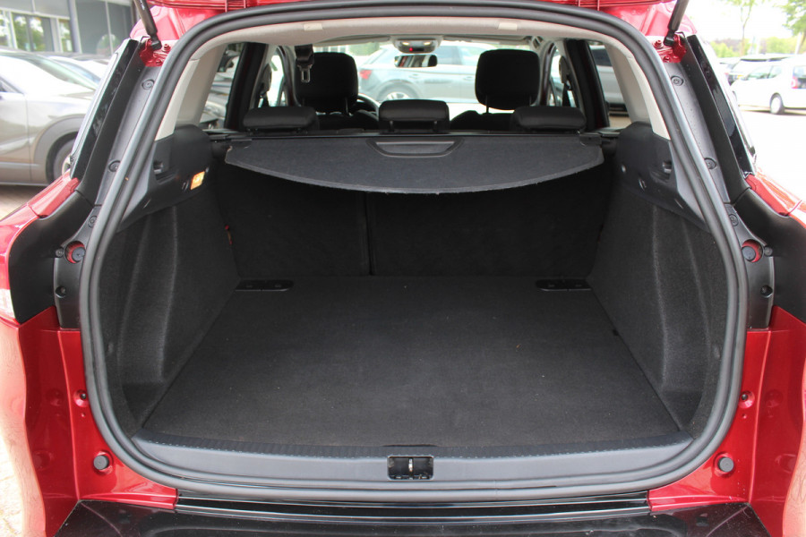 Renault Clio Estate 0.9 TCe Limited / Trekhaak / Navigatie / Parkeerhulp achter / 16'' / DAB / Cruise Control