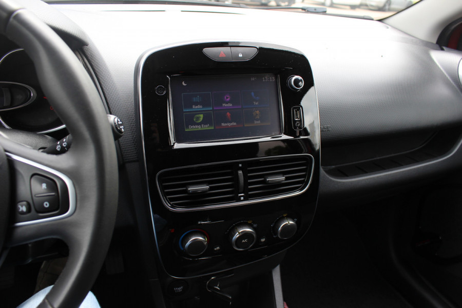 Renault Clio Estate 0.9 TCe Limited / Trekhaak / Navigatie / Parkeerhulp achter / 16'' / DAB / Cruise Control