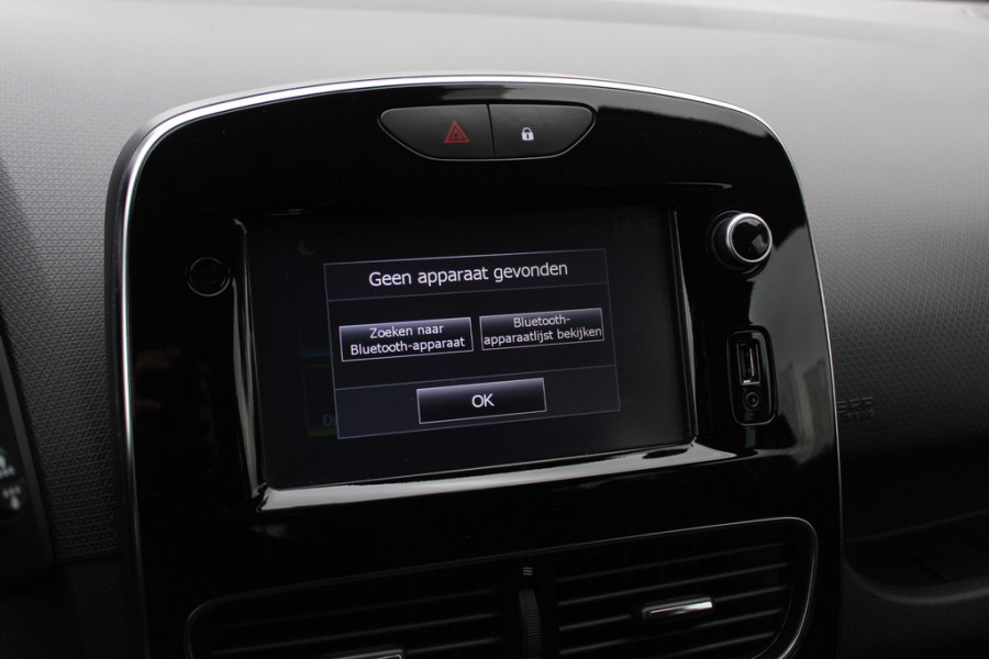 Renault Clio Estate 0.9 TCe Limited / Trekhaak / Navigatie / Parkeerhulp achter / 16'' / DAB / Cruise Control