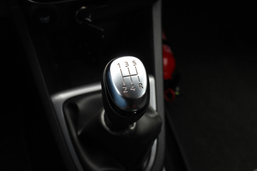 Renault Clio Estate 0.9 TCe Limited / Trekhaak / Navigatie / Parkeerhulp achter / 16'' / DAB / Cruise Control
