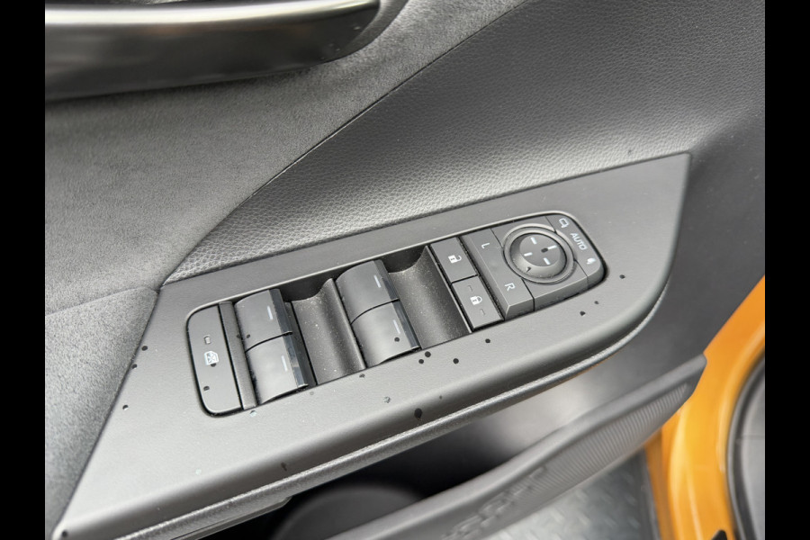 Toyota C-HR 2.0 Hybrid 200(geen plug-in) Première Edition | VOL Leer | Stuurverwarming | Pano dak | JBL | Heud-up | Rijklaar!!!