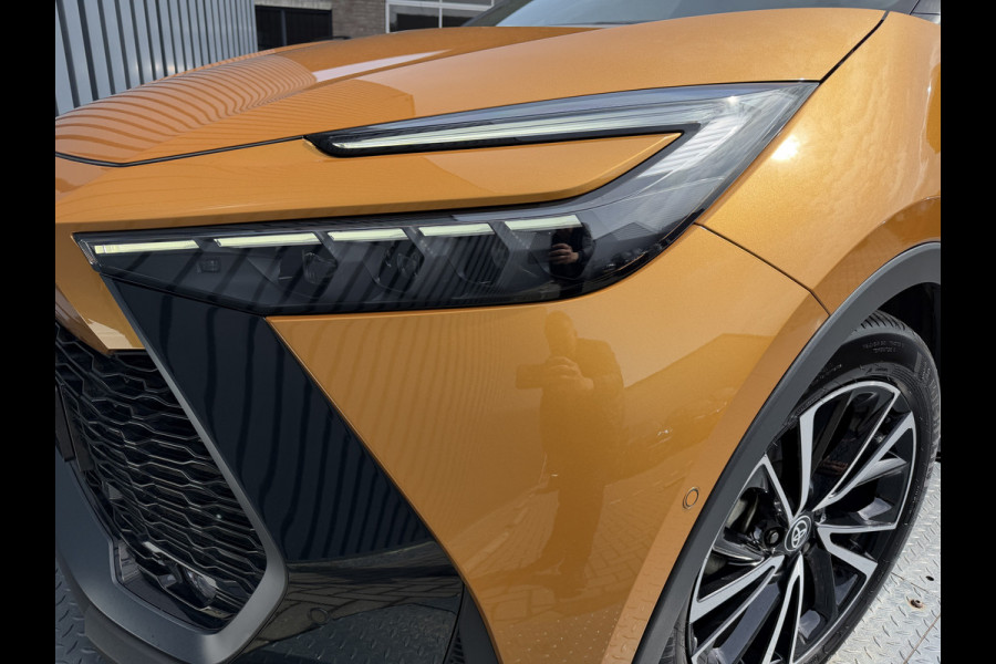 Toyota C-HR 2.0 Hybrid 200(geen plug-in) Première Edition | VOL Leer | Stuurverwarming | Pano dak | JBL | Heud-up | Rijklaar!!!