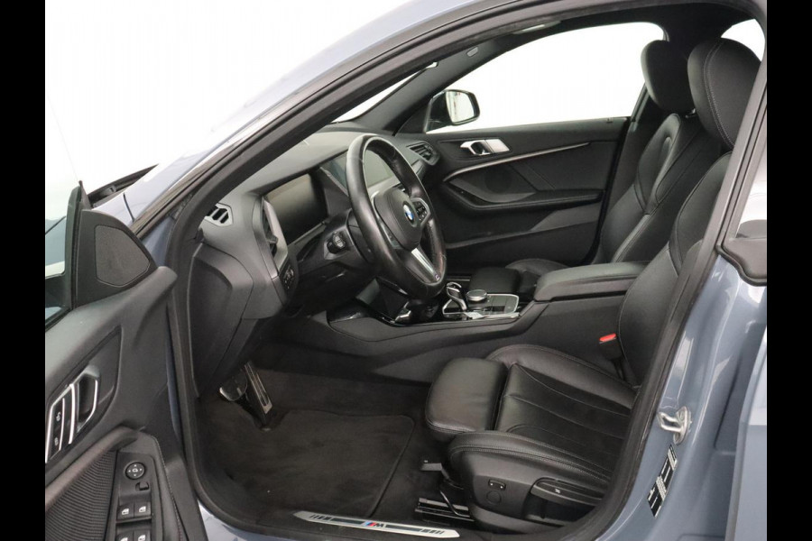 BMW 2 Serie Gran Coupé 218i M Sport | Stoelverwarming | Camera | Carplay | Sportstoelen | Leder | Live Cockpit | Climate control | Navigatie | Cruise control | Parkeer hulp