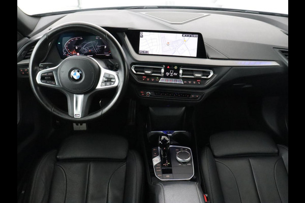 BMW 2 Serie Gran Coupé 218i M Sport | Stoelverwarming | Camera | Carplay | Sportstoelen | Leder | Live Cockpit | Climate control | Navigatie | Cruise control | Parkeer hulp