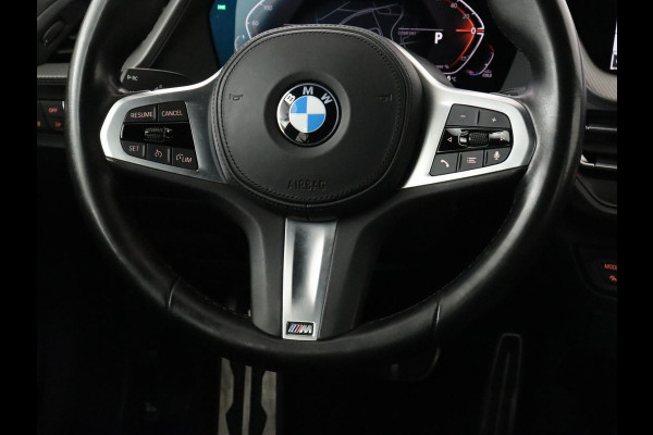 BMW 2 Serie Gran Coupé 218i M Sport | Stoelverwarming | Camera | Carplay | Sportstoelen | Leder | Live Cockpit | Climate control | Navigatie | Cruise control | Parkeer hulp